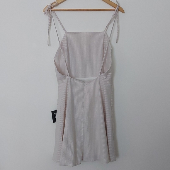 NWT Down the Horizon Beige Striped Tie Strap Skater Dress Size Medium - Picture 5 of 13